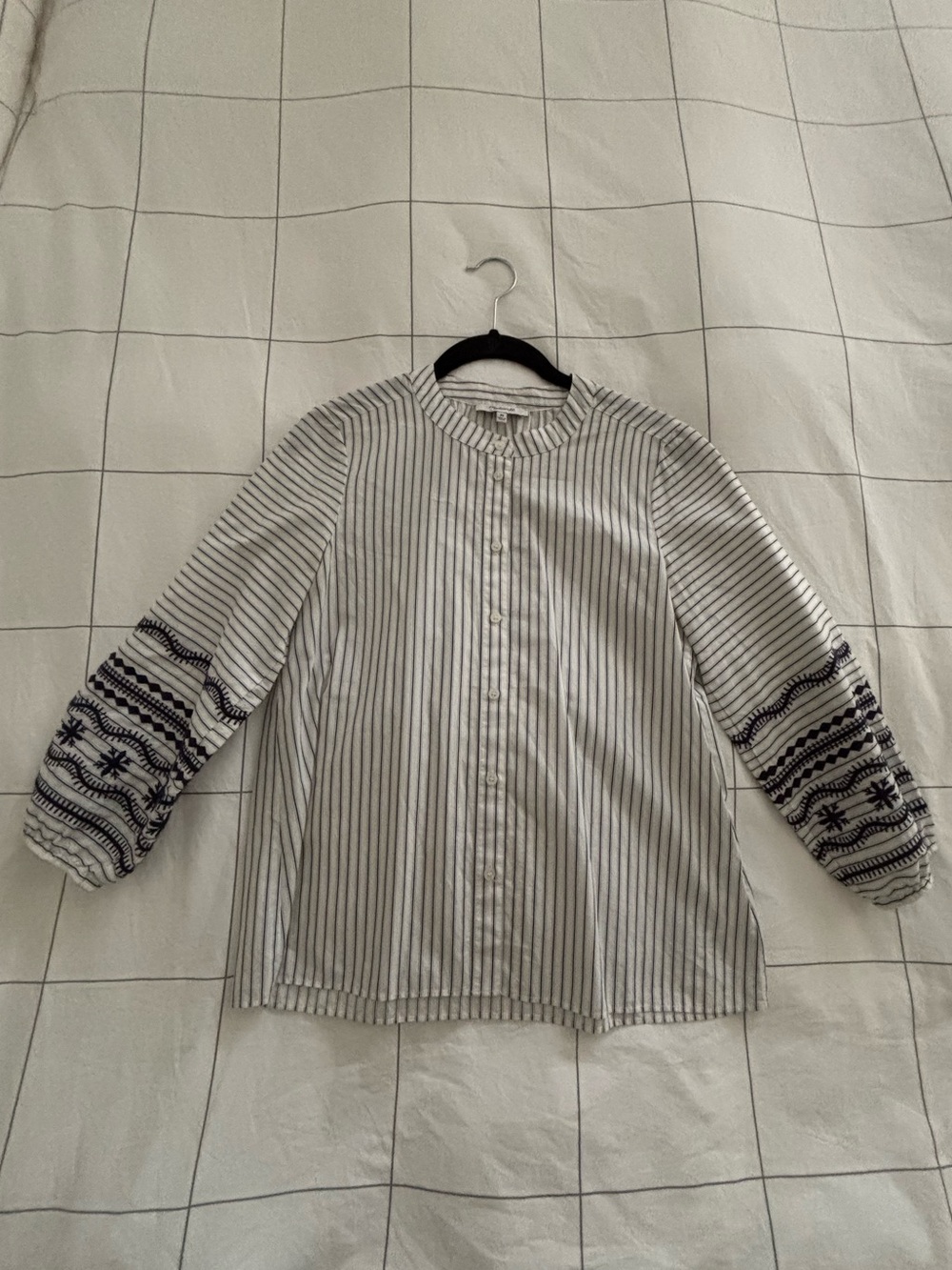 Madewell White Button-Down Shirt with Navy Embroidered Sleeves